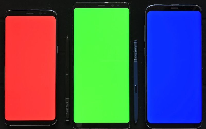 Органические светодиоды (OLED) толщиной в 1 микрон излучают свет с эффективностью 100%, преобразуя п