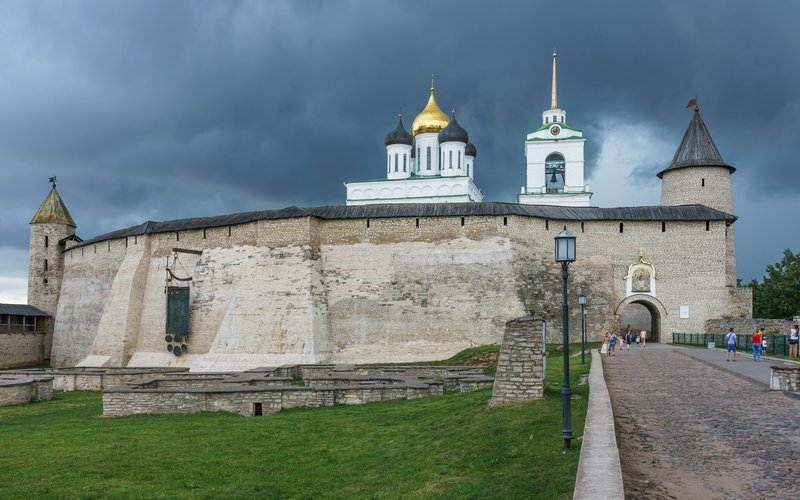 Крепость Мехрангарх в Индии (1459) построена из блоков красного песчаника, которые остаются влажными