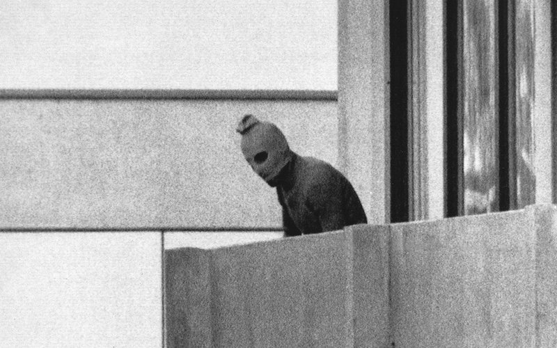 Штангист за 3 секунды толчка активирует 1000 двигательных единиц в одной мышце, создавая силу 5000 н