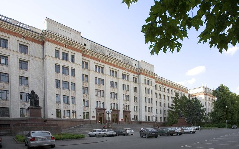Химический элемент галлий тает в руке при температуре 29.76°C.